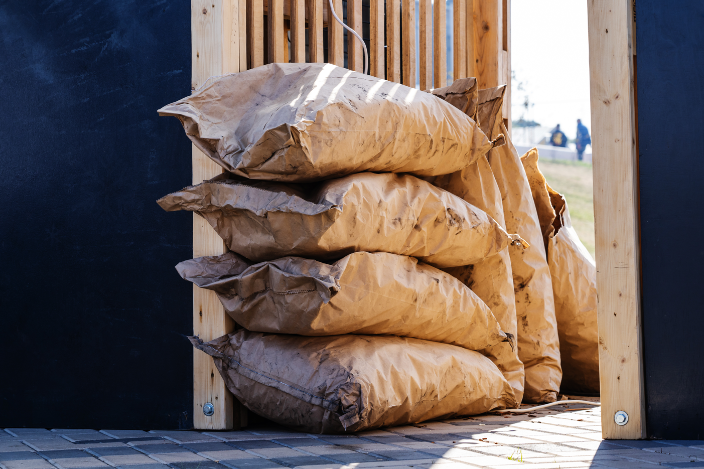 Paper construction sacks made from 100% recycled paper by Alier.